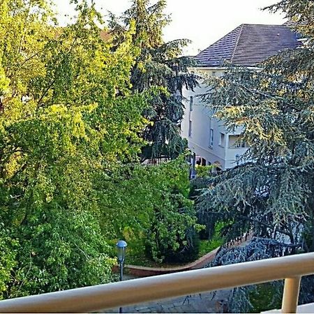 Superbe studio de 30m2 proche de Paris Poissy Exteriör bild