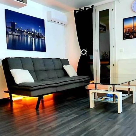 Superbe studio de 30m2 proche de Paris Poissy Exteriör bild