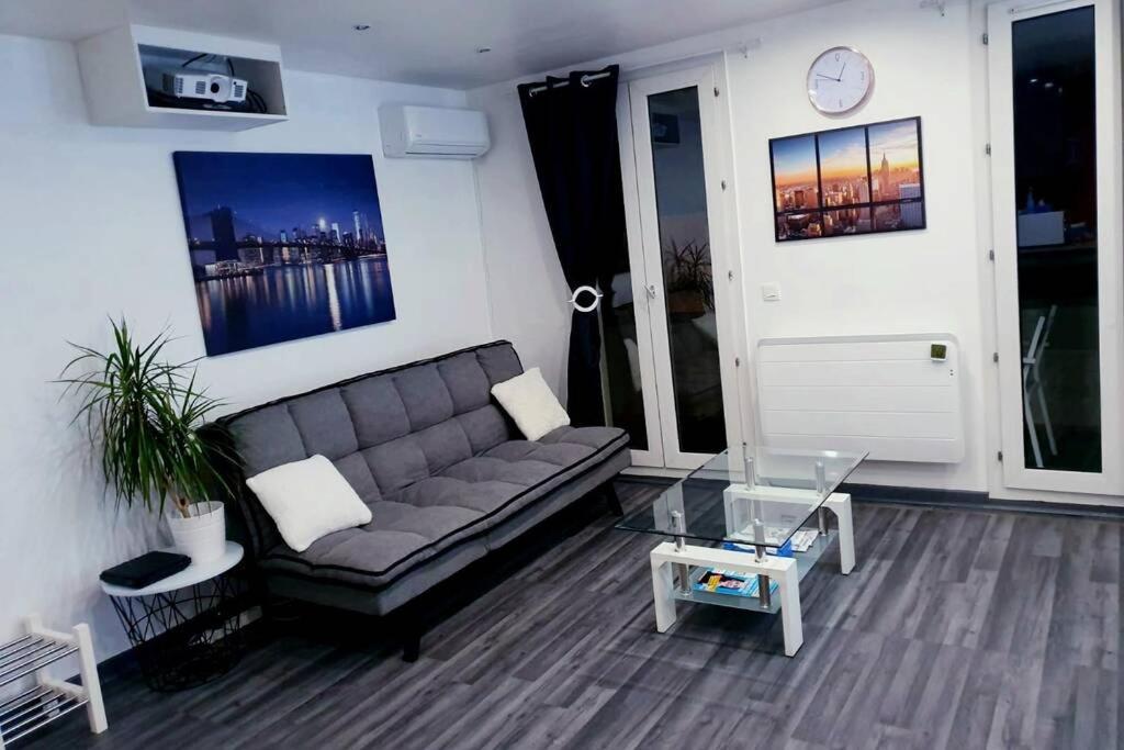 Superbe studio de 30m2 proche de Paris Poissy Exteriör bild
